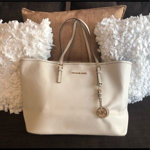 Micheal Kors leather tote